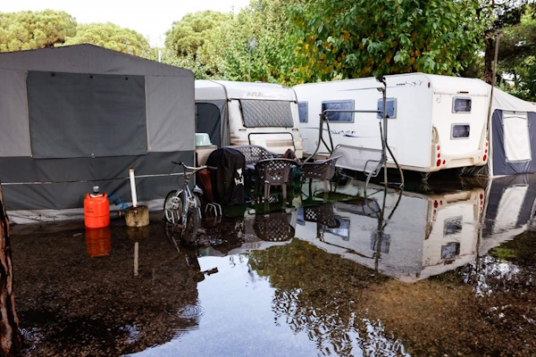 camping inundat